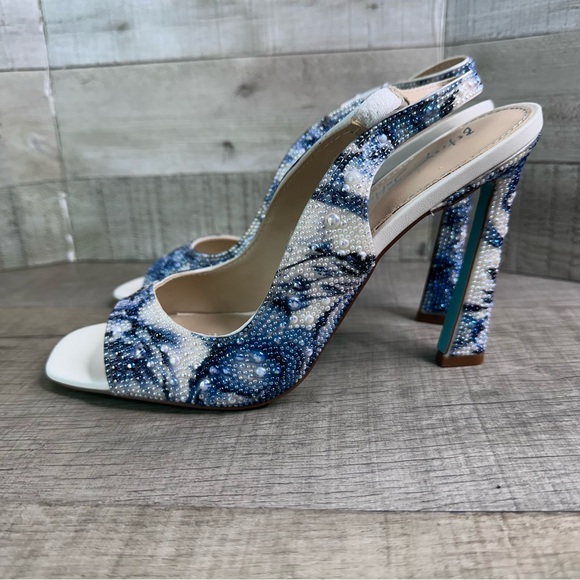 Betsey Johnson Blue and White Mina Pearl Slingback Heels Size 8.5 - Picture 1 of 9